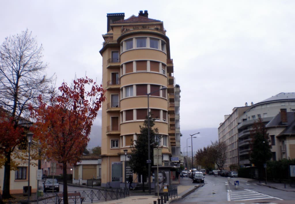carrefour de Joppet sous la pluie