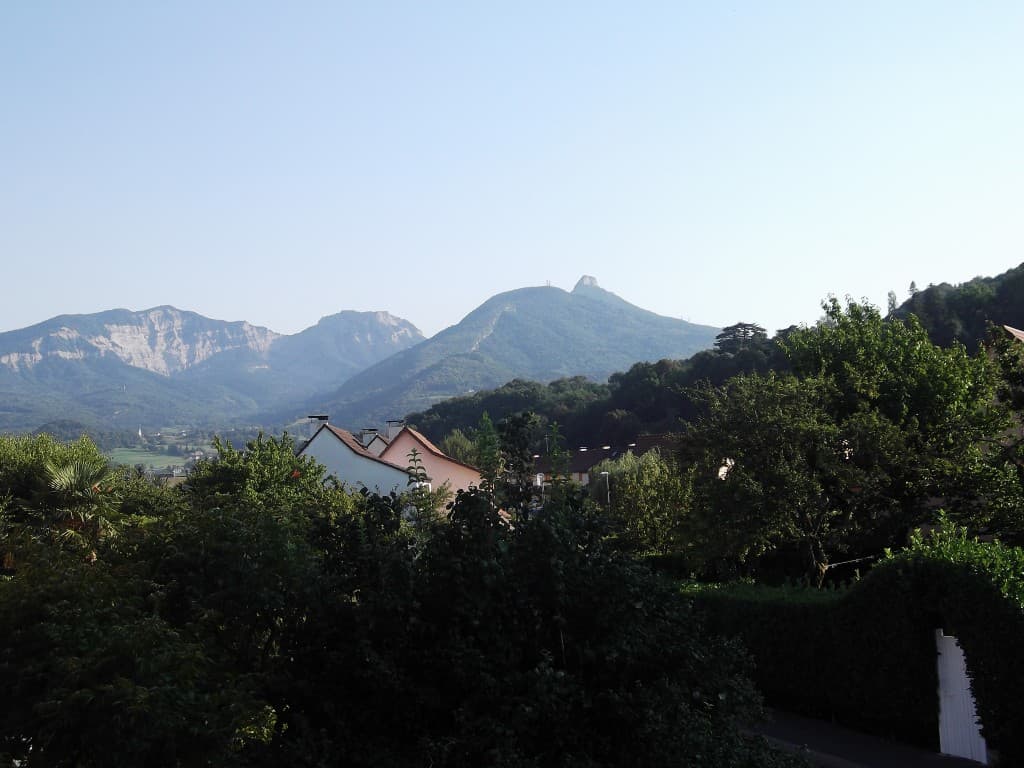 ciel azur sur la région chambérienne