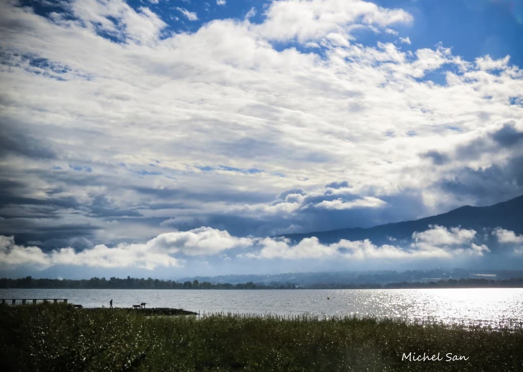 Nuages sur le lac