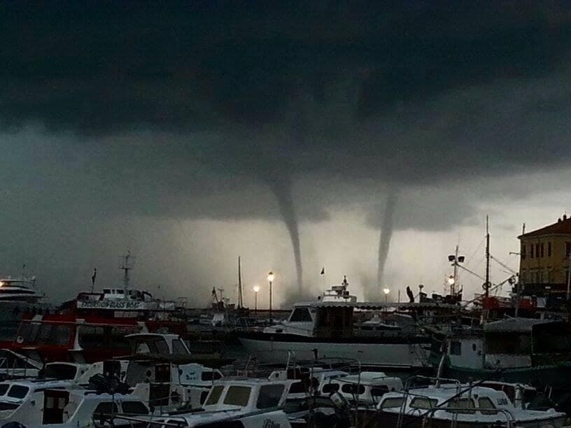 Image d'illustration pour Trombes au large de la Croatie